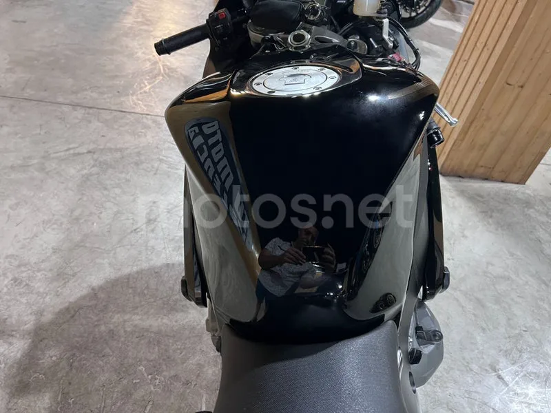 Honda CBR1000RR Fireblade - Vista 64