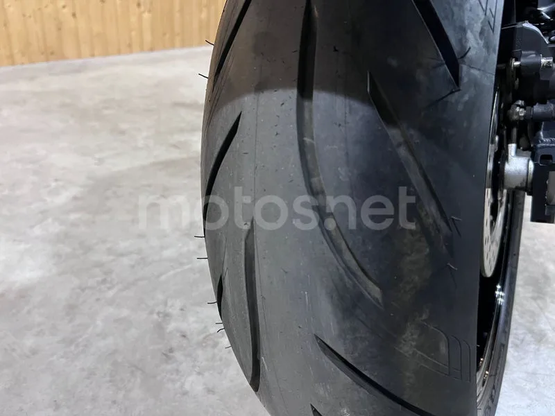 Honda CBR1000RR Fireblade - Vista 8