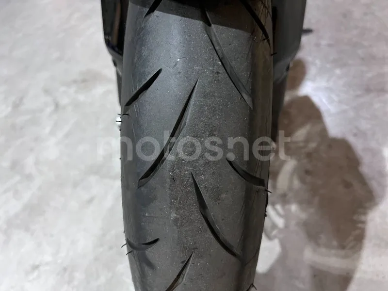 Honda CBR1000RR Fireblade - Vista 10