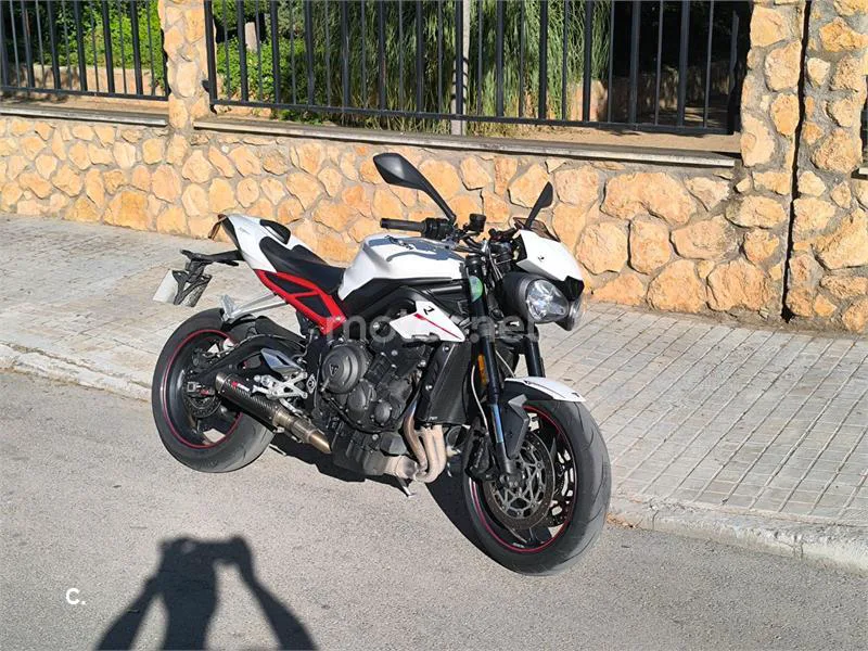 Triumph Street Triple - Vista 3