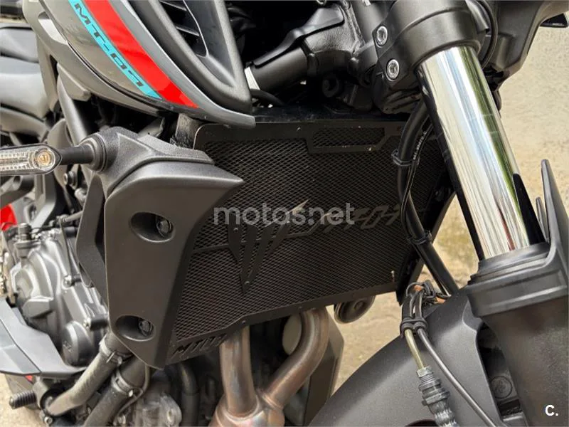 Yamaha MT-07 - Vista 9