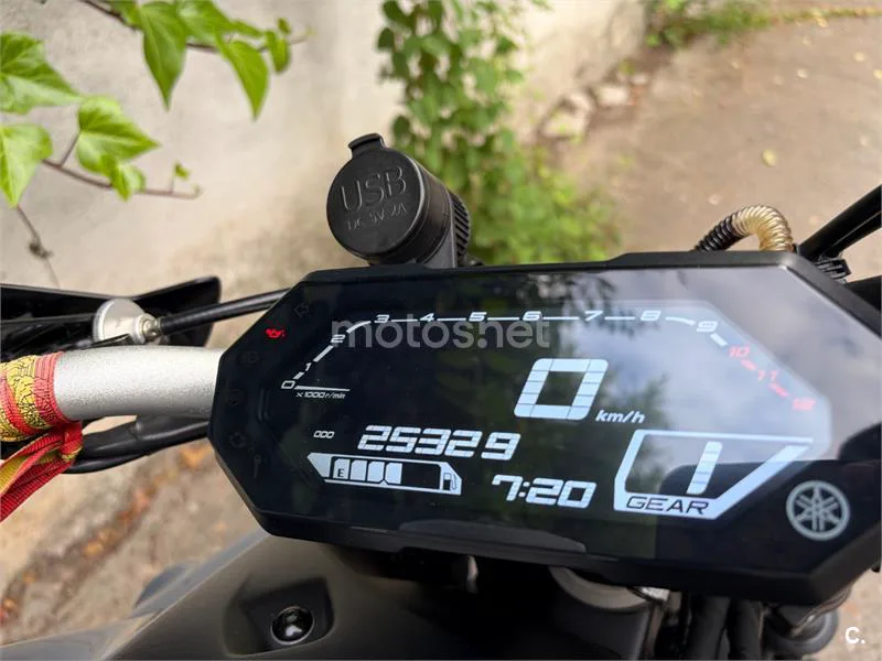 Yamaha MT-07 - Vista 10