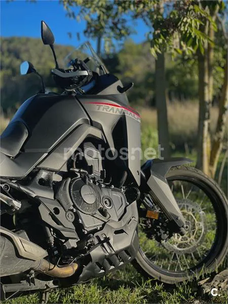 Honda XL750 Transalp - Vista 3