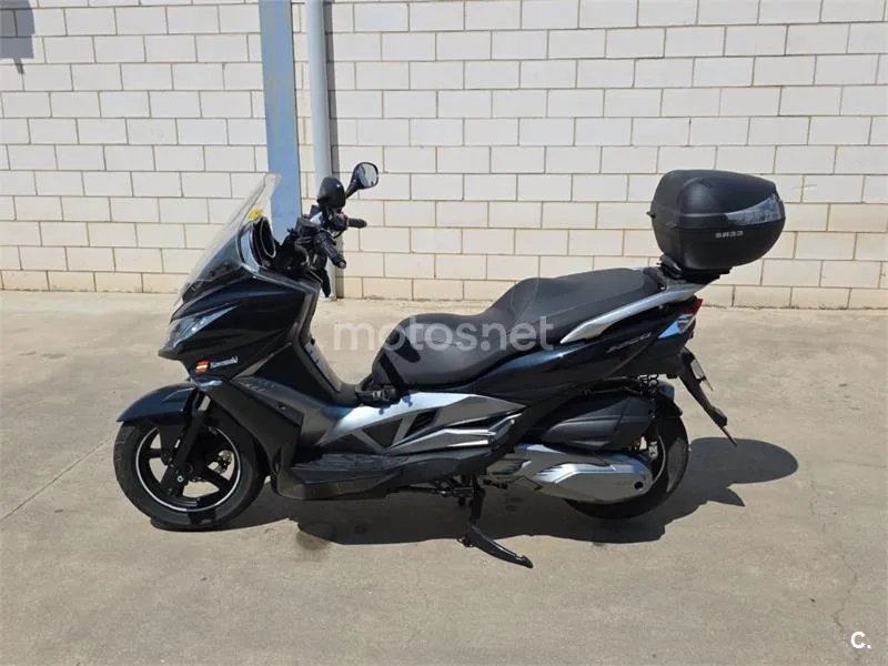 Kawasaki J300 - Vista 4