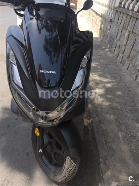Honda PCX125 - Vista 6