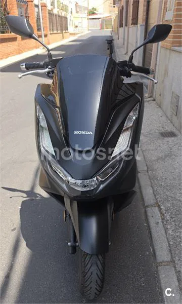 Honda PCX125 - Vista 9