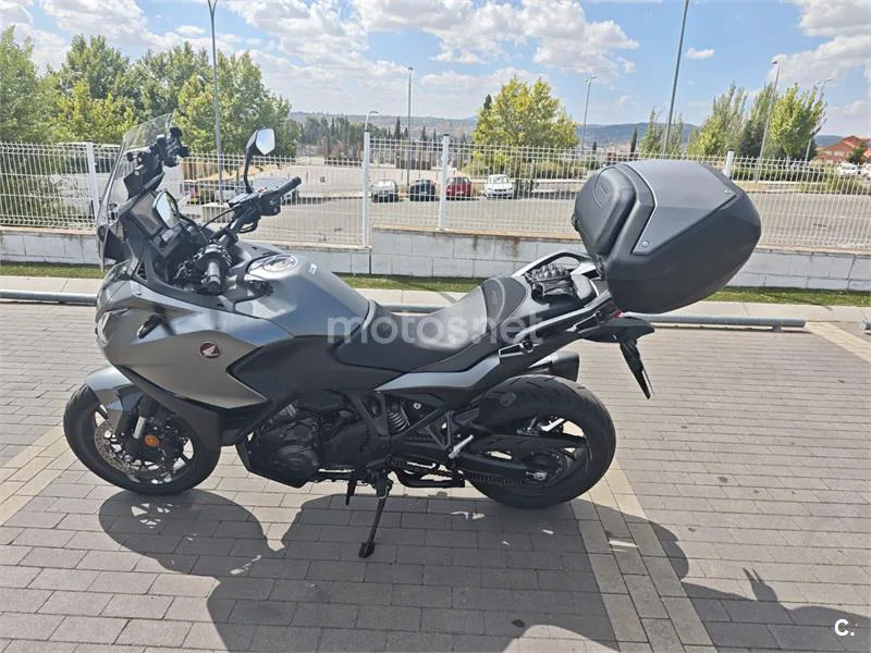 Honda NT1100 - Vista 5