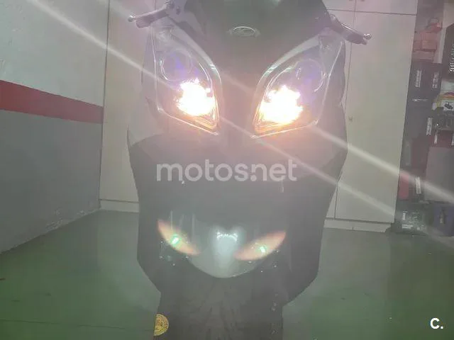 Kymco Super Dink 300 - Vista 5