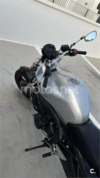 Yamaha FZ6 - Vista 3