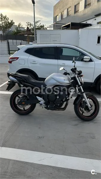 Yamaha FZ6 - Vista 4