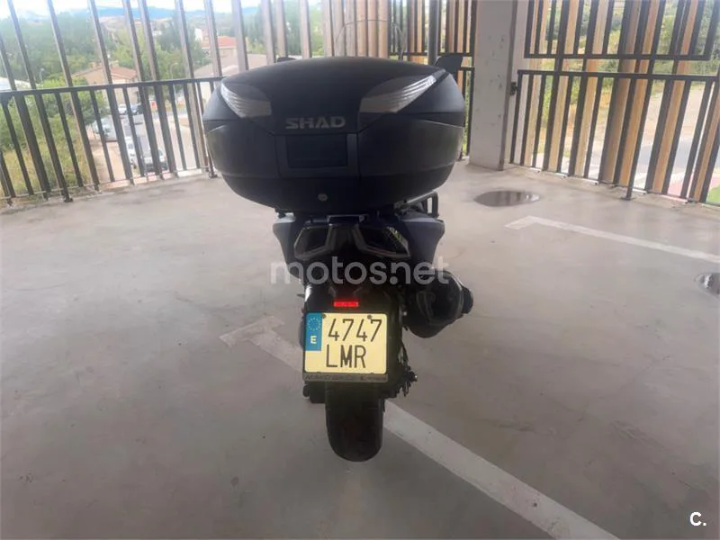 Kymco AK 550 - Vista 9