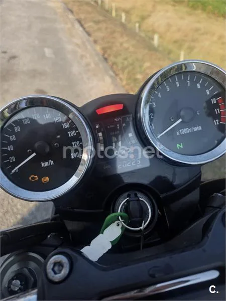 Kawasaki Z900RS - Vista 8