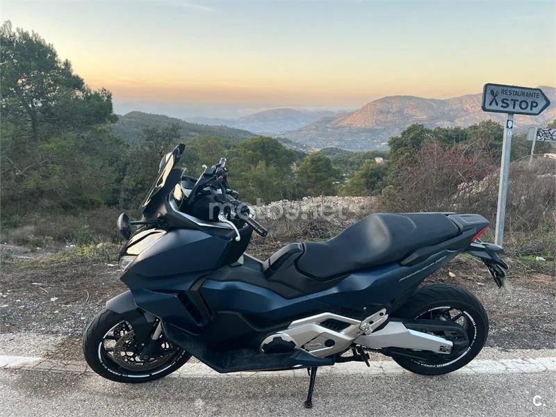 Honda Forza 750 - Vista 3