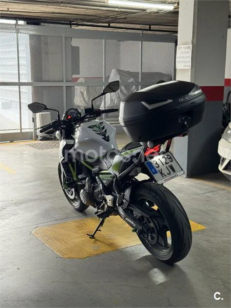 Kawasaki Z650 - Vista 4