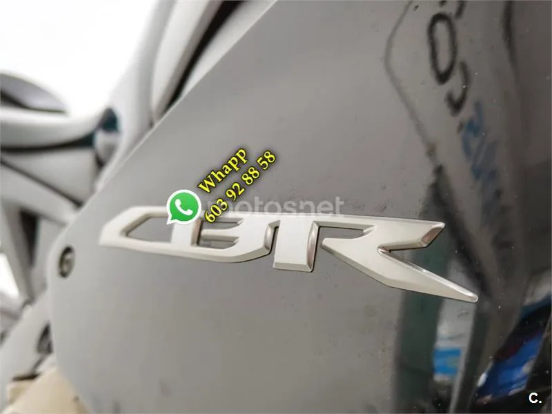 Honda CBR1000RR Fireblade - Vista 4