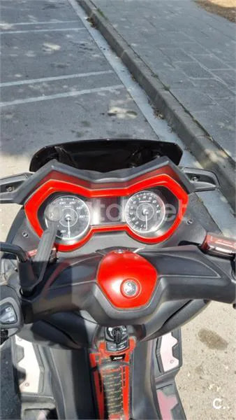Yamaha XMAX 125 - Vista 16