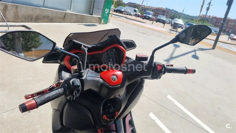 Yamaha XMAX 125 - Vista 4