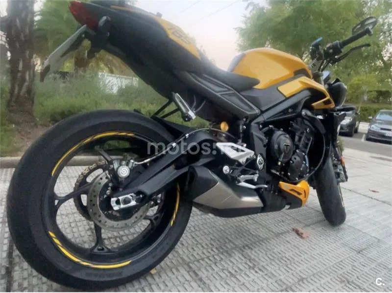 Triumph Street Triple 765 - Vista 4