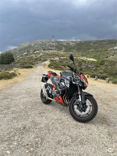 Kawasaki Z800 - Vista 3