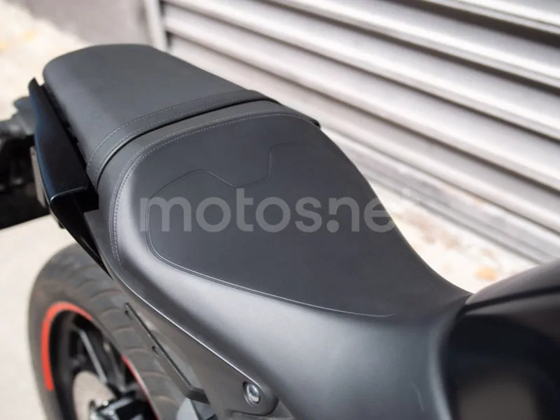 Yamaha MT-125 - Vista 10