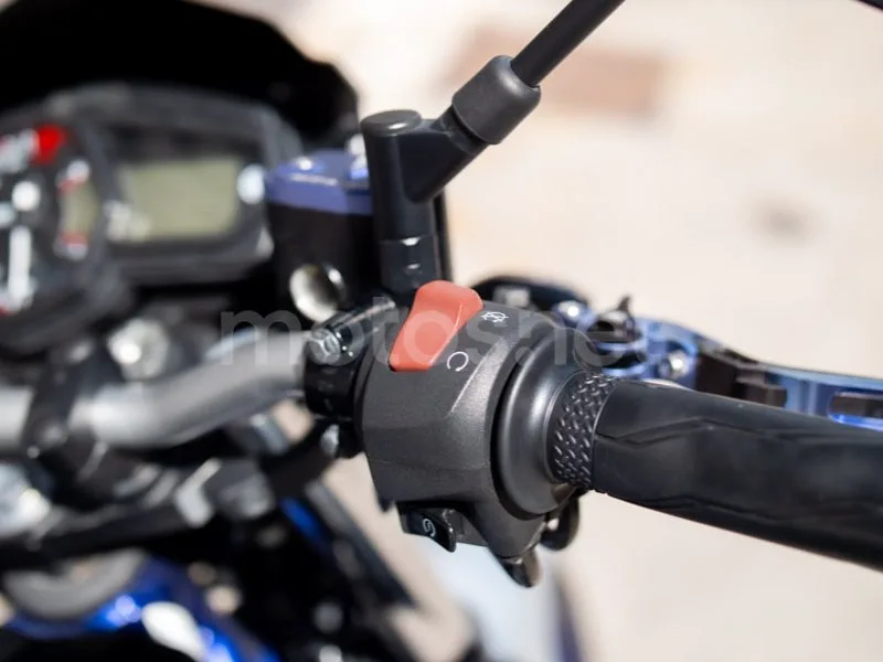 Yamaha MT-03 - Vista 11