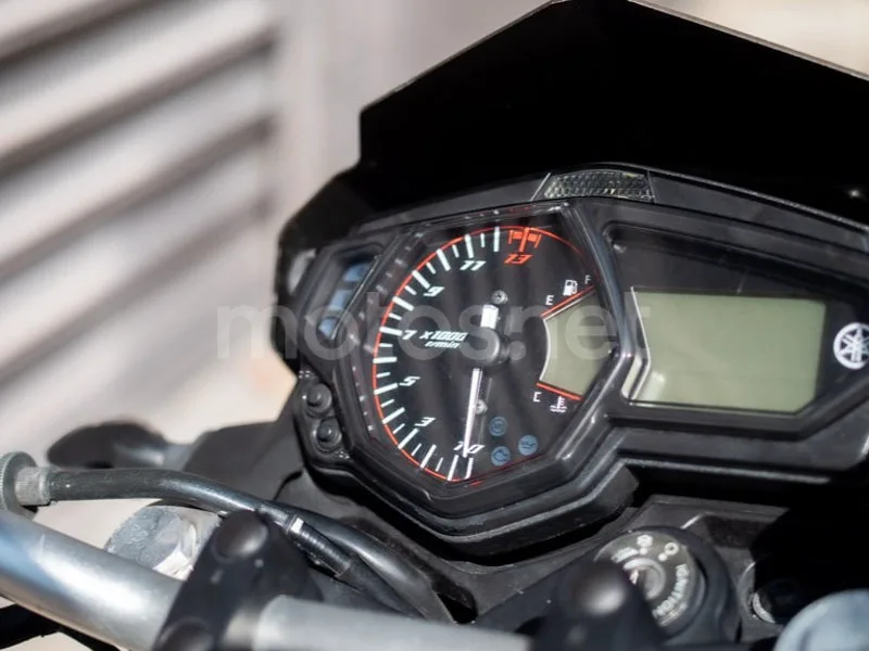 Yamaha MT-03 - Vista 10