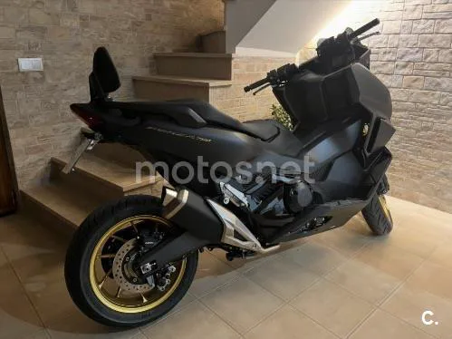 Honda Forza 750 - Vista 6