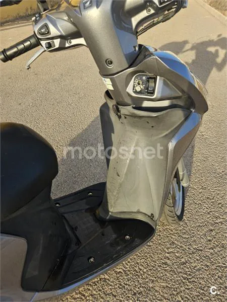 Honda Vision - Vista 7