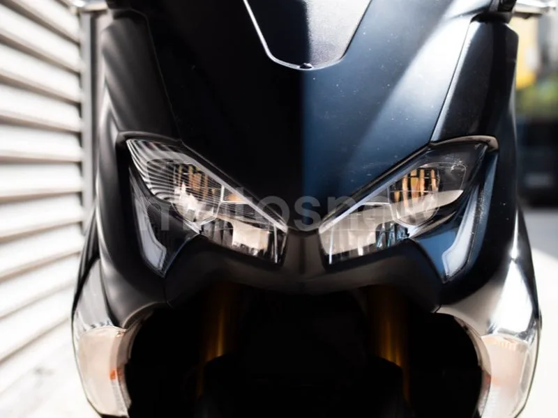Yamaha TMAX - Vista 20