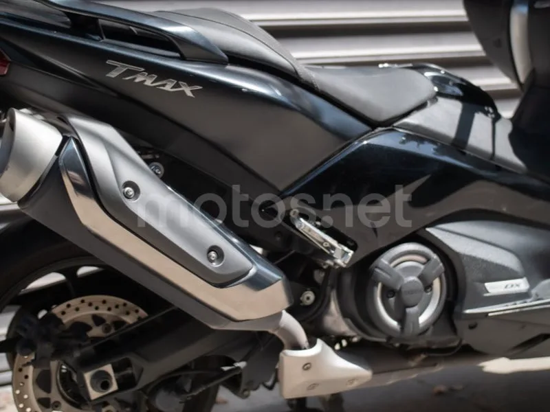 Yamaha TMAX - Vista 6