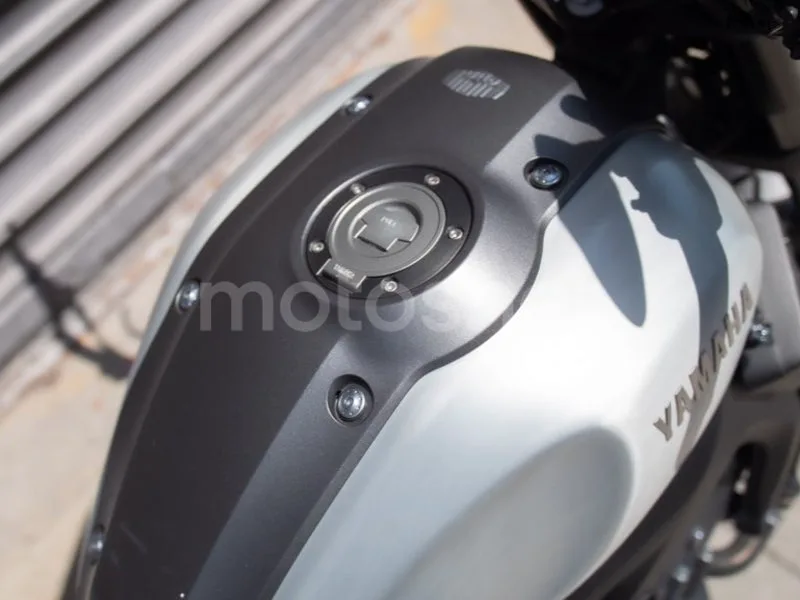 Yamaha XSR900 - Vista 11