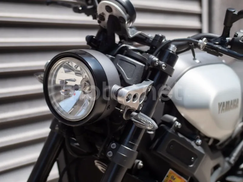 Yamaha XSR900 - Vista 16