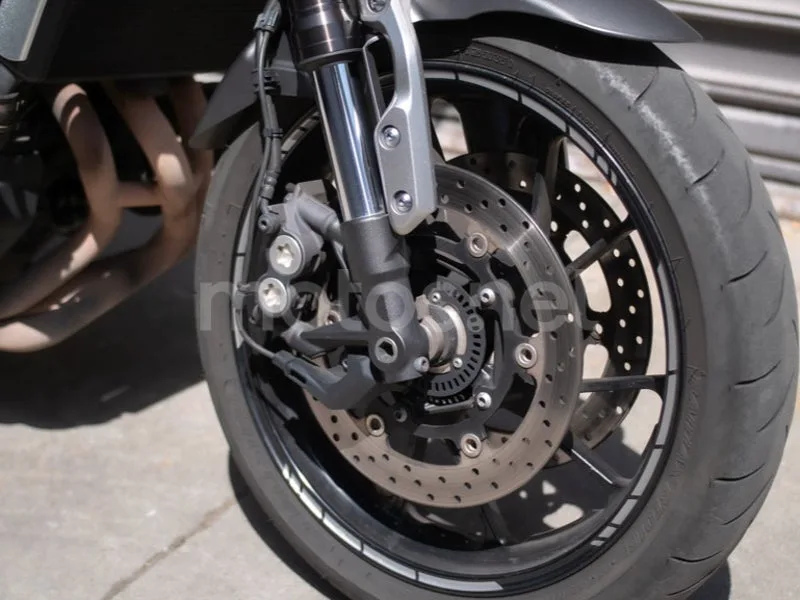 Yamaha XSR900 - Vista 4