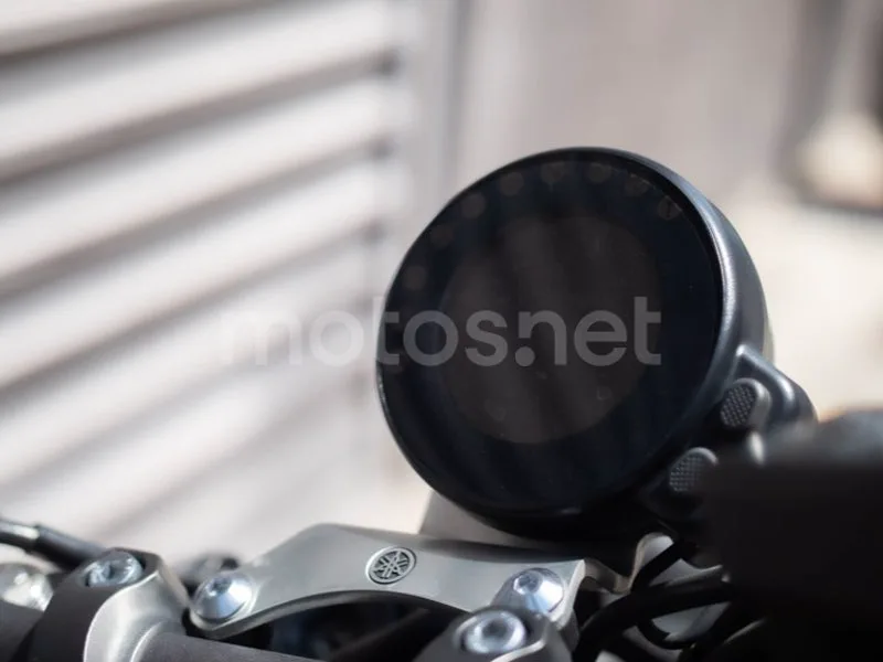 Yamaha XSR900 - Vista 9