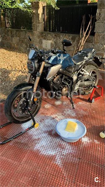 Honda CB650R - Vista 3