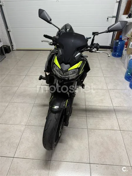 Kawasaki Z650 - Vista 3