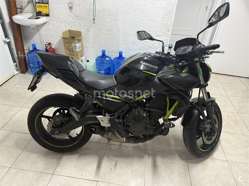 Kawasaki Z650 - Vista 4