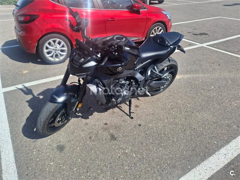 Yamaha MT-09 - Vista 6
