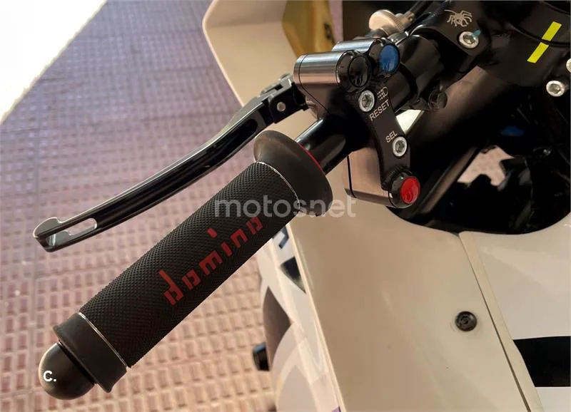 Yamaha YZF-R7 - Vista 7