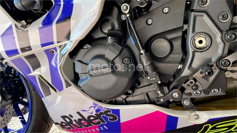 Yamaha YZF-R7 - Vista 10