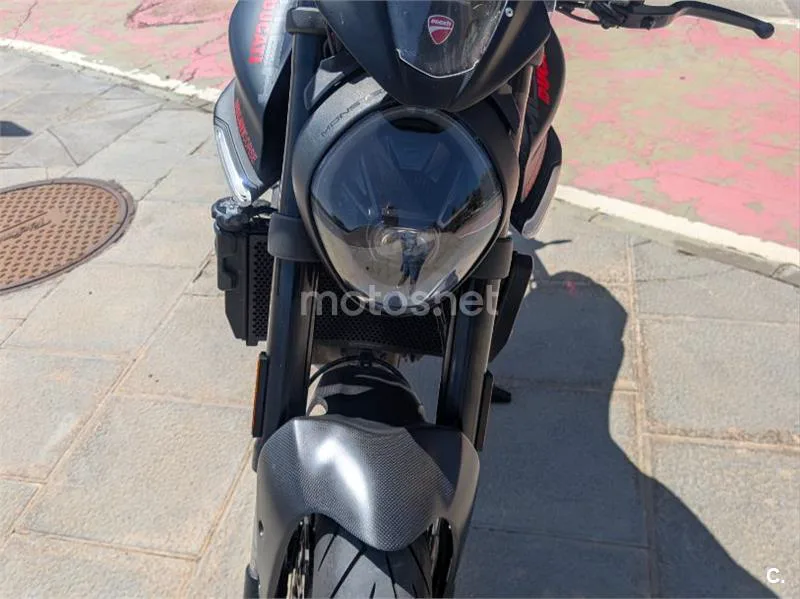 Ducati Monster - Vista 3