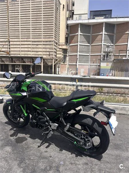 Kawasaki Z650 - Vista 5