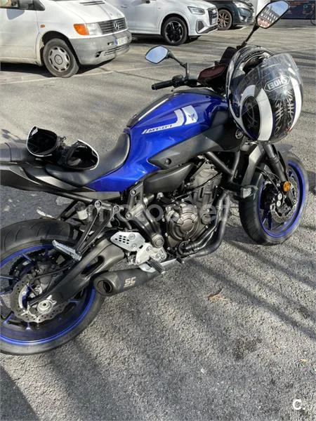 Yamaha MT-07 - Vista 8