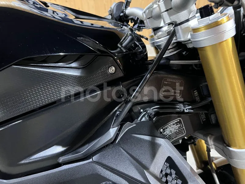 BMW S 1000 R - Vista 21