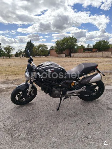 Ducati Monster 696 3500 € 2010 Madrid - 1