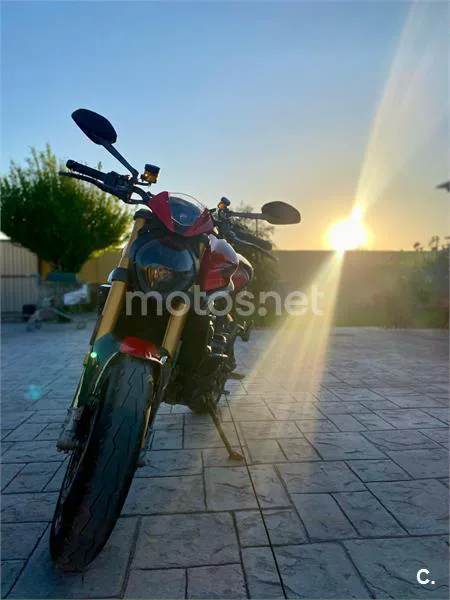 Ducati Monster - Vista 5