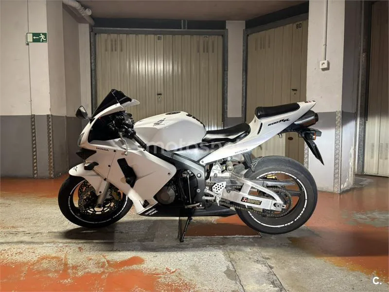 Honda CBR600RR - Vista 3