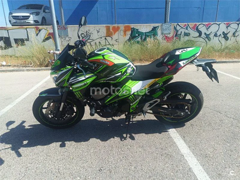 Kawasaki Z800 - Vista 3