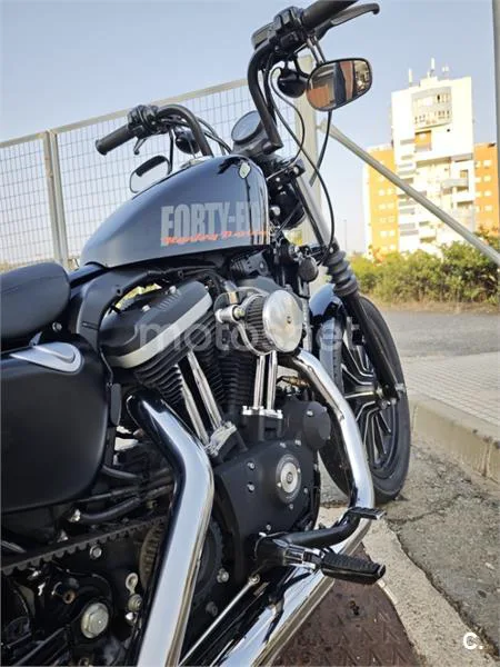 Harley-Davidson Sportster 883 - Vista 8