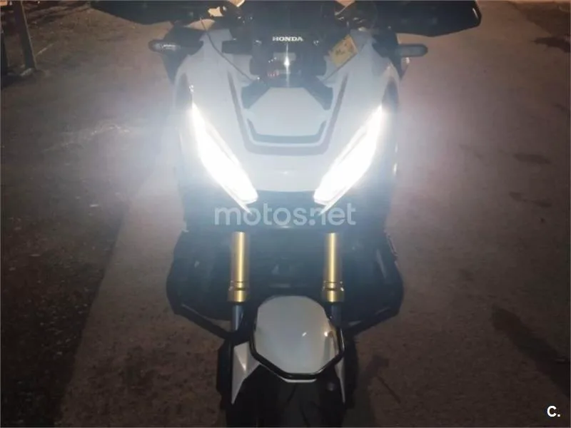 Honda X-ADV - Vista 4